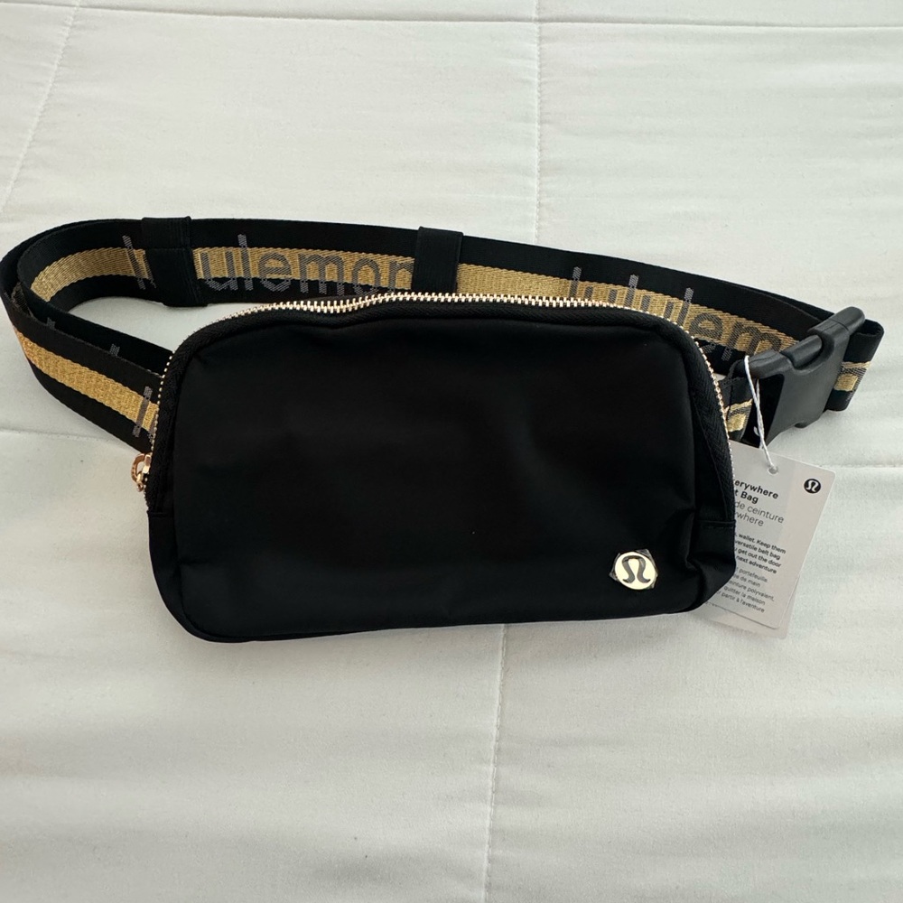 lululemon athletica Black Belt Bag Sleek Design
